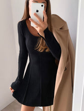 Carica l&#39;immagine nel visualizzatore di Gallery, Abito scampanato
