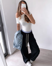 Carica l'immagine nel visualizzatore di Gallery, Body t-shirt
