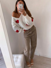 Carica l&#39;immagine nel visualizzatore di Gallery, Maglione cuori
