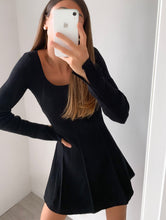 Carica l&#39;immagine nel visualizzatore di Gallery, Abito scampanato
